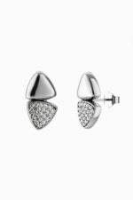 Cercei stud din argint 925 Manissi Delta Silver, design dublu triunghi geometric, vedere laterală cu închizătoare butterfly