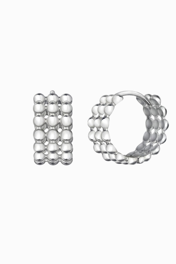 Cercei huggie din argint 925 Manissi Three Rows Beads Silver, 3 rânduri bile, vedere laterală cu închizătoare huggie