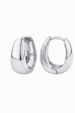 Cercei huggie argint 925 Manissi Big Bold Oval Silver, profil chunky 6.5mm, vedere laterală cu închizătoare huggie