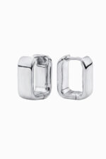 Cercei huggie argint 925 Manissi Rectangle Small Bold Silver, profil chunky 5mm, vedere laterală cu închizătoare huggie