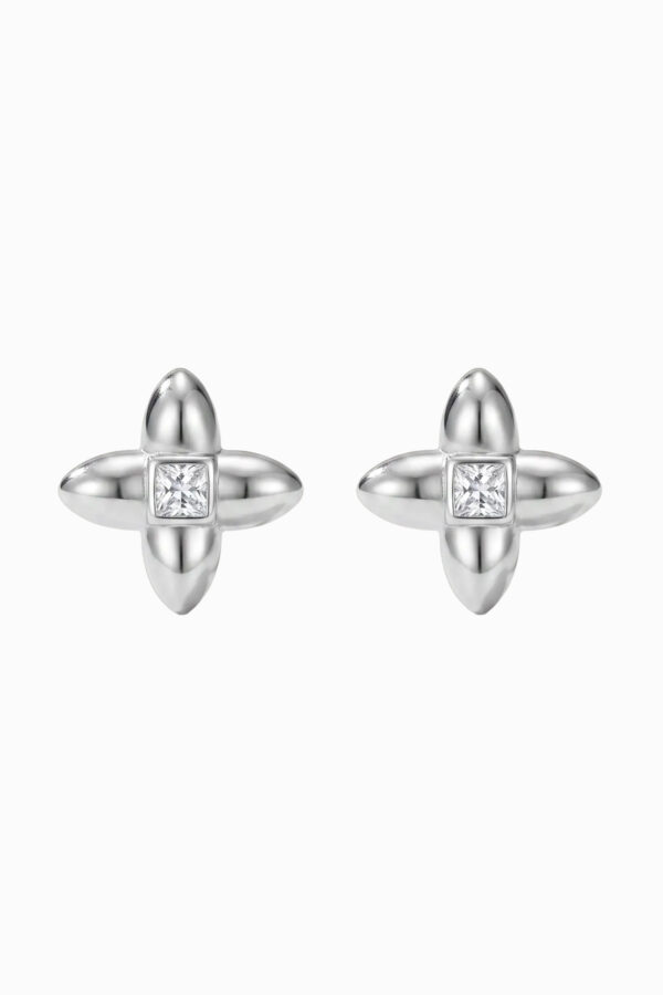 Cercei stud din argint 925 Manissi Clover Princess Silver cu 4 petale ovale lucioase și zirconie princess cut 2mm centrală, 9mm