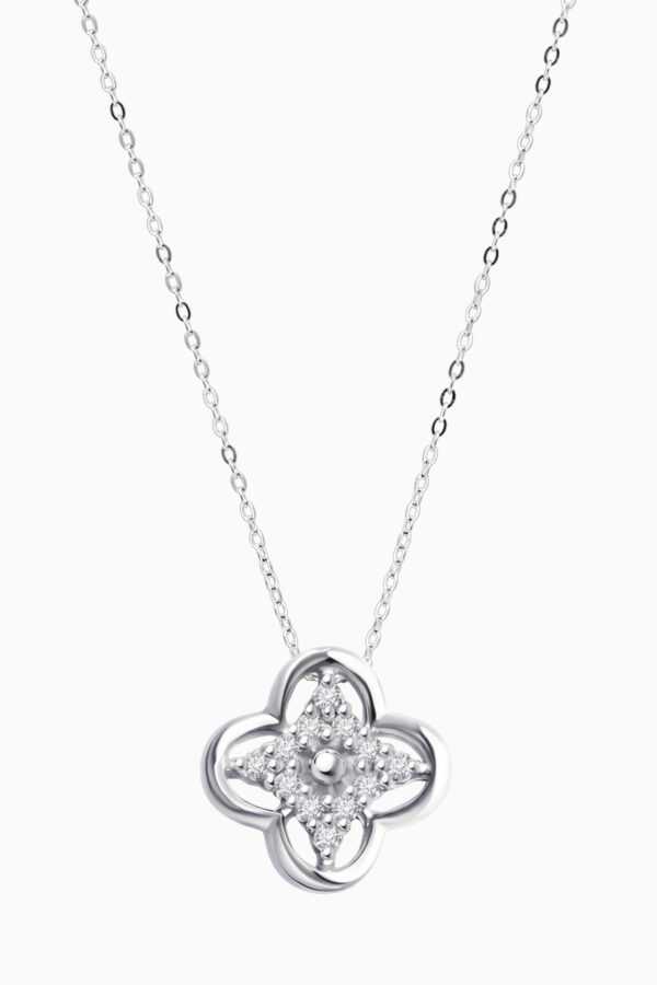 Lanț din argint 925 Manissi Zircon Clover Silver cu pandantiv trifoi 1.2cm, contur deschis și zirconie pavé pe 4 petale, lungime 37.5cm